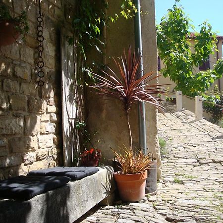Casa Pino Pina Leilighet Motovun Eksteriør bilde